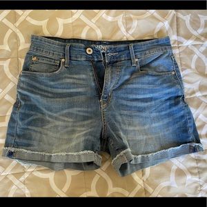 Levi’s Denizen High rise Denim shorts
